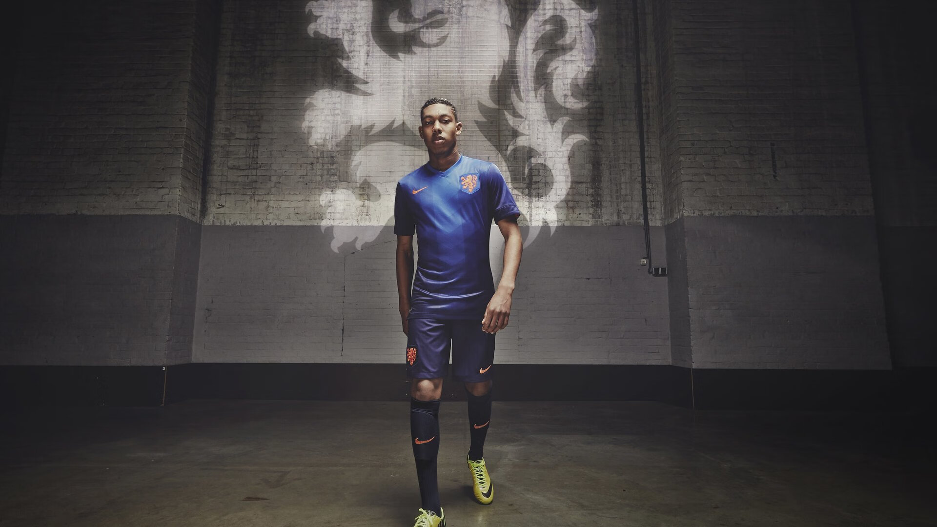 开云体育中国官网-足球人才培养是否因政策频繁变化而缺乏延续性，培养一个足球人才需要什么